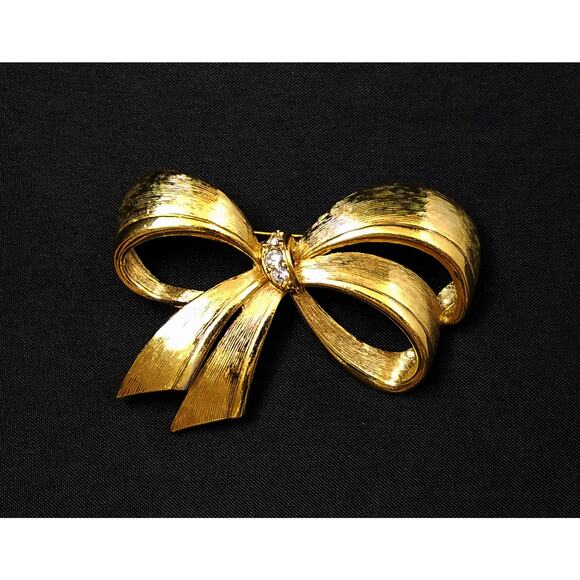 Avon Bow Brooch, Gold Plated, Clear Rhinestones, 1960s Jewelry - Picture 3 of 10